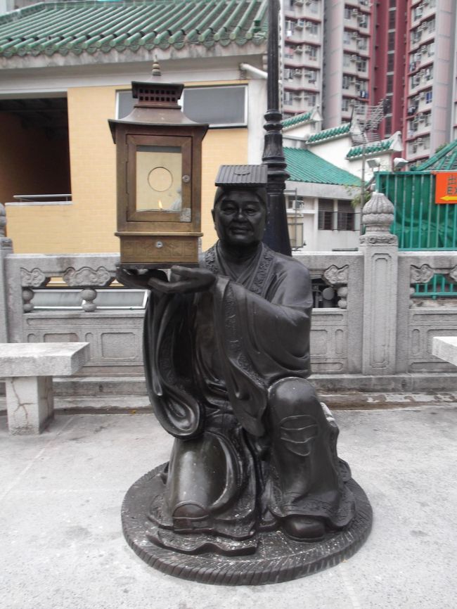 夜の明かりは彼が担当いたします。