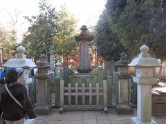 写真は井伊家16代当主「井伊直弼墓 」です。