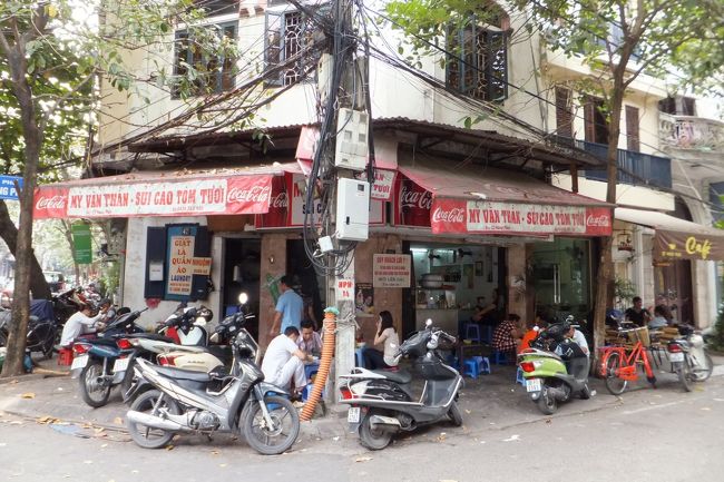 見えてきました、ミー・ヴァン・タンのお店。<br />こちらは、Sui Cao Tom Tuoi<br />スイ・カオ・トム・トゥオイ　という名前の店です。<br />