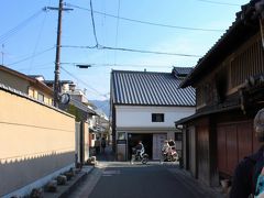 

細かく入り組んだ路地を歩きながら。。

ならまち　街歩きを楽しみます。。

