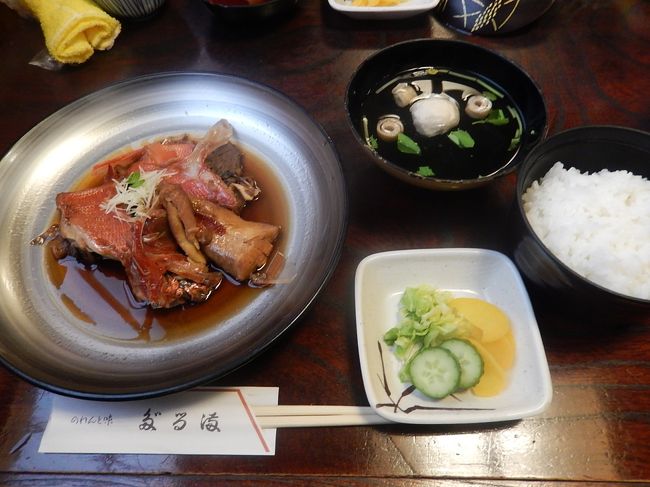 食べたかったキンメダイの煮つけセット(2100円)をたのんだ<br /><br />期待通りに美味しかった。<br /><br />他の人はてんぷら刺身セット、海鮮丼を頼んでいた。<br /><br />みんな満足そうにしていた。