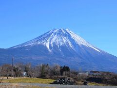 途中でパチリ。
富士宮市の朝霧高原にて。

※以下でカメラの機種が書かれていない画像は、ニコンD7000です。