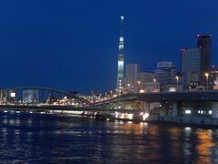 両国橋より東京スカイツリーを撮影する