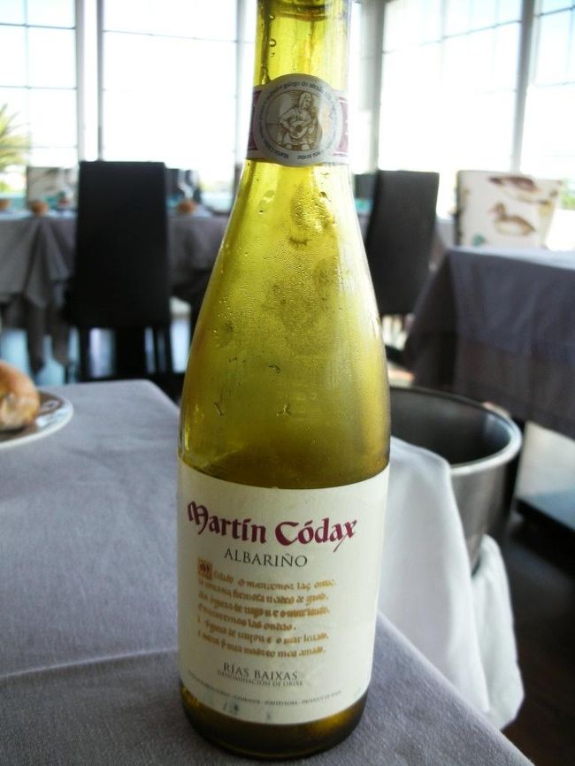 今日は海の幸でいくので白ワイン、リアス・バイシャス（Rias Baixas）のアルバリーニョ（ぶどうの品種）で。<br />※リアス・バイシャス＝スペイン、ガリシア地方の白ワインの名産地