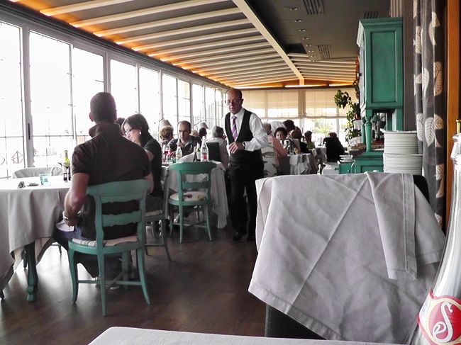 お客さんもだんだん増えてきました。