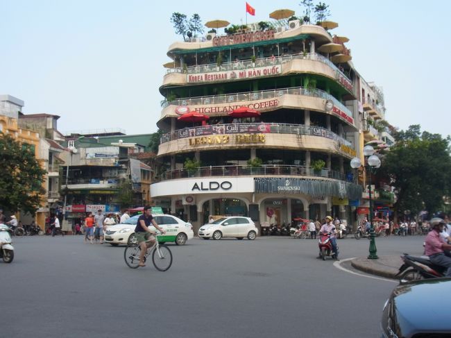ハノイのランドマークに到着