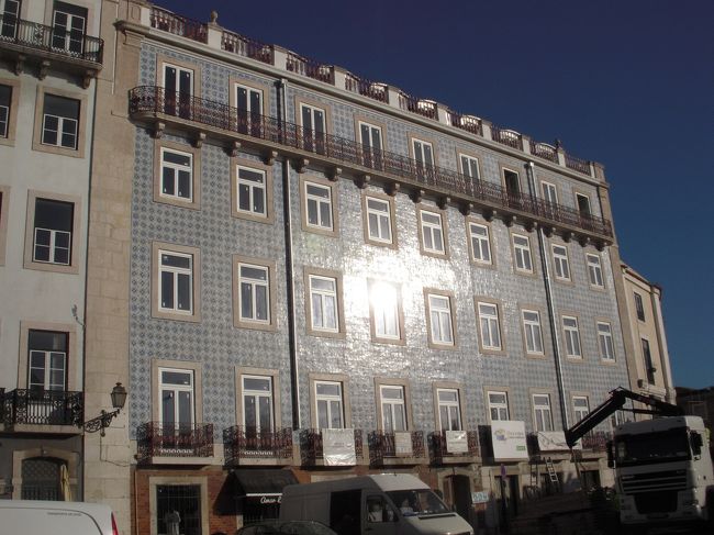 この旅で楽しみにしていたアズレージョ！！<br />民家でこのクオリティー。<br />さすがポルトガル。