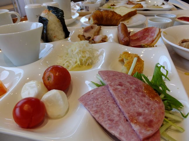朝食もバリエーション豊富で最高！<br />ついつい取りすぎちゃって完食するのが大変でした…。