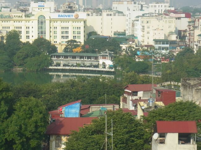 エレガンスホテルの朝食は最上階のレストラン<br />天気がよくて、いい眺め