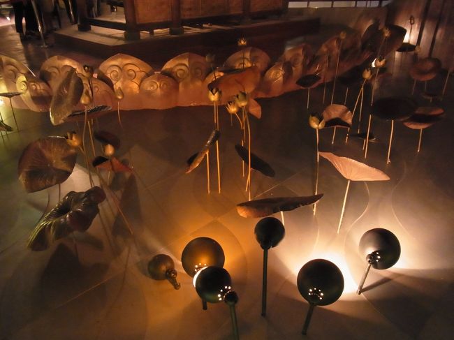 ホーチミン氏とベトナムの歴史が知れる博物館と思いきや、<br />まさかの現代アート的な展示の連続。<br /><br />