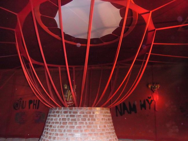 何を目指しているんだ、ホーチミン博物館?!