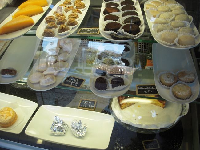 「おすすめは何？」と聞いたら「え〜おすすめ〜？笑」と言いながらもいつ食べるか、だれが食べるかなど詳しく聞いてくれておすすめしてくれました。<br />帰って食べるならフォークもいるわよね、と入れてくれた優しい店員のお姉さんでした♪<br />