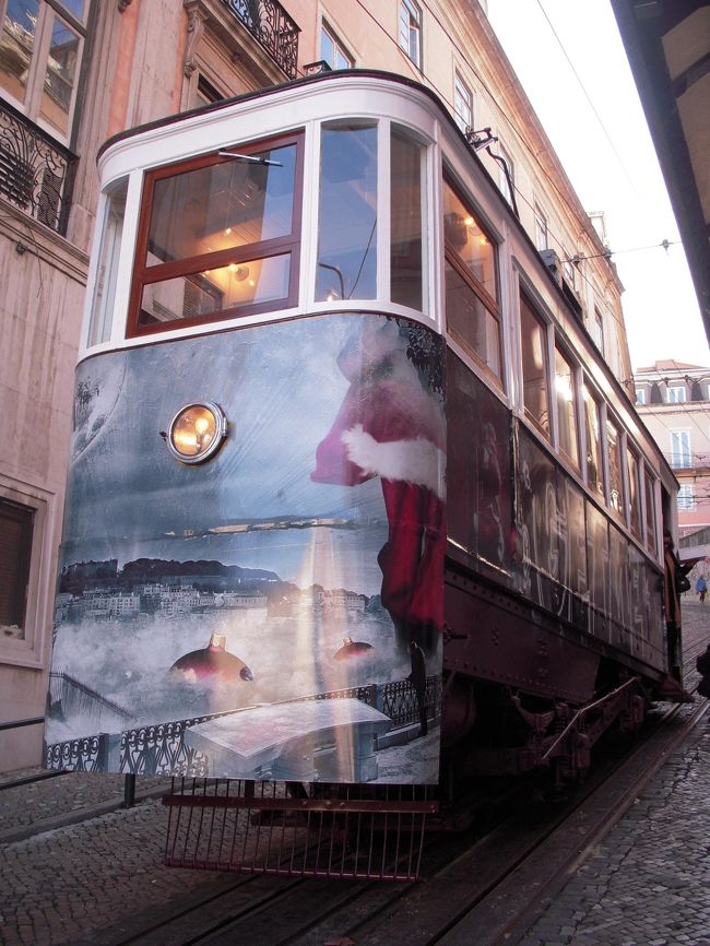 ケーブルカーが近かったので乗ってみました。<br />距離はそんなにないけどすごい坂道です。