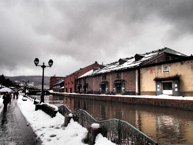 空がおどろおどろしく撮れます（笑）<br />冬の北国！って感じ。