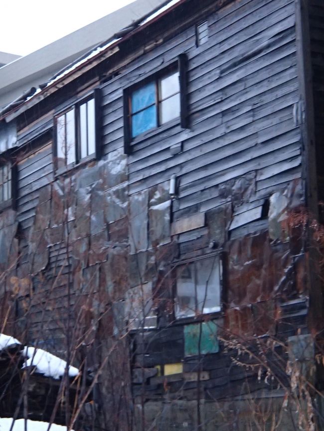 小樽って運河近辺の<br />いかにもなイメージしかありませんでしたが<br />こういった裏通りの散策の方が<br />数倍面白い!!!と思います。