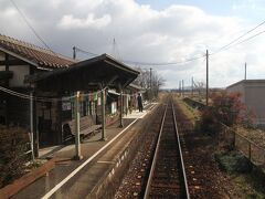 法華口の隣の播磨下里駅です。
ここは駅が庵、お坊さんがボランティア駅長さんというユニークな駅です。
