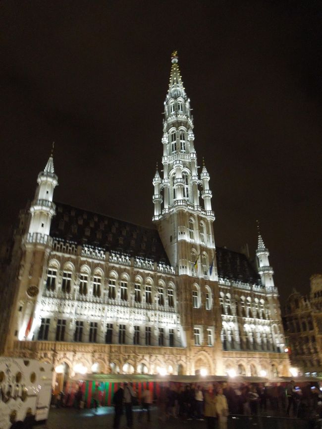 地下鉄に乗りホテルまで帰りました。<br />ベルギーの地下鉄、夜でも大丈夫です。