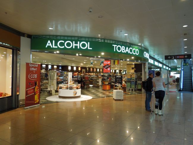 タンタングッズ、空港内でも売ってます。<br />ロクシタンも売っていましたが、路面のショップで購入した方が安かったような気がしたような・・・。