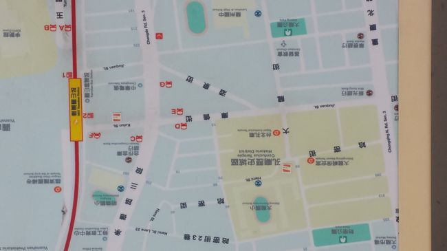 今日は朝から孔子廟にいきます。<br /><br />園山駅までMRT。<br />ちゃんとチャージもしてます。<br /><br />今回４とらで教えていただいた、悠遊カード。<br />事前に観光局に問い合わせて、<br />ちゃんと旅行までに間に合いました！<br />皆さんその節はありがとうございます。<br /><br />このカード、優れ者でして<br />マイナスになってもちゃんと改札が通れる！<br />先日おろおろしているうちにマイナスになって<br />慌ててしまった。<br /><br />駅から案内板を見て。。。