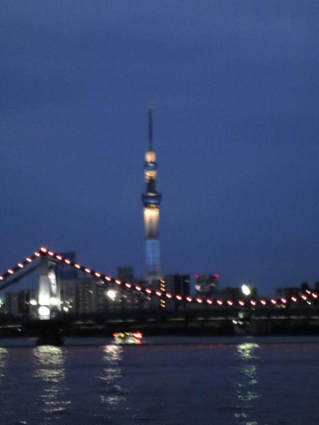 おまけです。<br />こちらは夏に屋形船から撮ったスカイツリー。<br />通常バージョンですね。