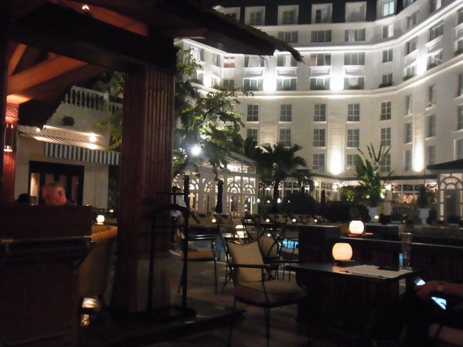 バンブーバーでモヒート。<br />ジャズも流れていて、落ち着いたオトナの雰囲気。<br />でも、スタッフはフレンドリーで、リラックスできます。<br /><br />宿泊せずとも、このバーはぜひ。<br /><br /><br />