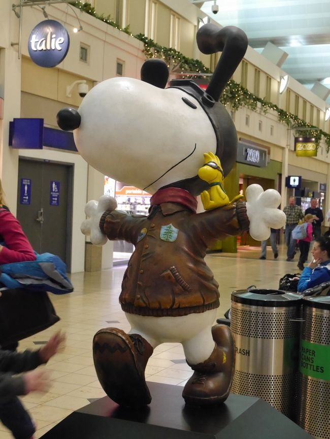 かわいいスヌーピーの像が。