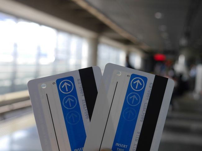 チケットを無事購入し改札を通ってホームに行きます。<br />１５〜２０分に１本走ってます。<br />