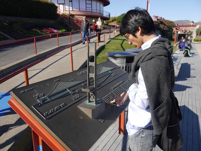 ゴールデンゲイトブリッジについての説明がいろいろ展示してあります。