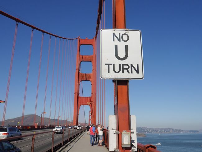 交通標識も近くで見ると大きい。