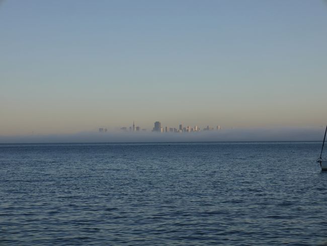 フェリー乗り場に到着しました。<br />これから対岸のサンフランシスコの街のほうまでフェリーで向かいます。<br />