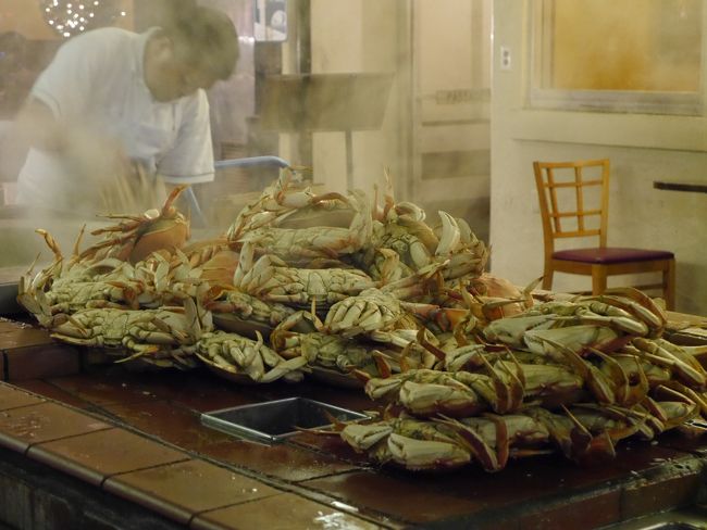 茹で上がった蟹。海鮮の匂いがします。