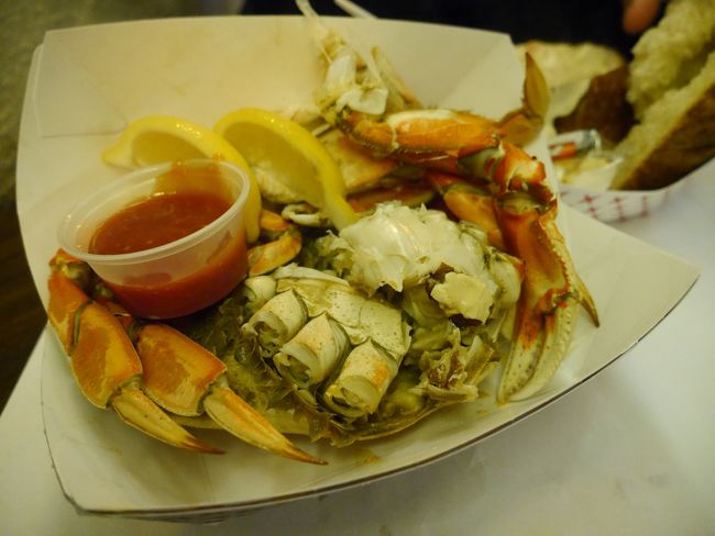 やっとゆでただけの蟹が食べれます。