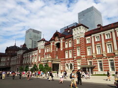 晴海ふ頭へ行くには、東京駅などから都バスが出ているので、ちょっと遠回りだけど家から東京駅までもバスで行ってみた。

改修された東京駅丸の内駅舎、ステキ☆
（だいぶ前に撮った写真だけど載せてみた）