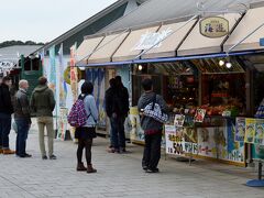 お腹も空いてきたので、そろそろ昼食ということで！
佐世保と言えば、「佐世保バーガー」が有名ですが・・・

今回は、佐世保発祥グルメ「レモンステーキ」をいただきます。


