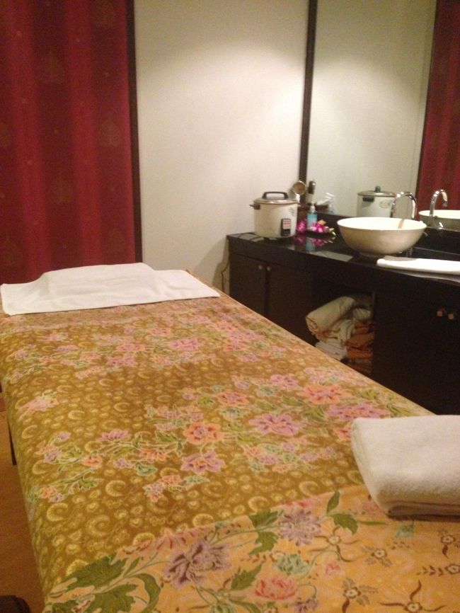 とても上手な方（タイ人）でしたし、設備も落ち着いていて、十分。<br /><br />でも、もし日本人を中心にしているなら、日本人レセプションの方がもう少しにこやかに、かつ、こちらの質問に積極的に対応してくれてもいいのかなと。<br /><br />けして無愛想だったわけではありません。ただ、こちらの質問に、わりと距離を感じるような、表面的な、事務的な回答で、ちょっと拍子抜けでした。<br />こういう観光地のサロンって、「セールスがしつこかった」と言われることが多いですよね？それと真逆というか…淡泊というか…<br /><br />その”途中”が丁度いいはずなんですけど。