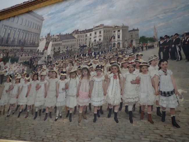 美術館エントランスホールにあったこの絵が子供たちがとっても可愛かった