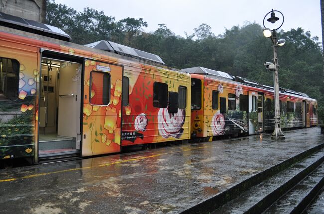 　そろそろ車両に戻ります。<br /><br />　菁桐駅8:22　→　十分駅8:42