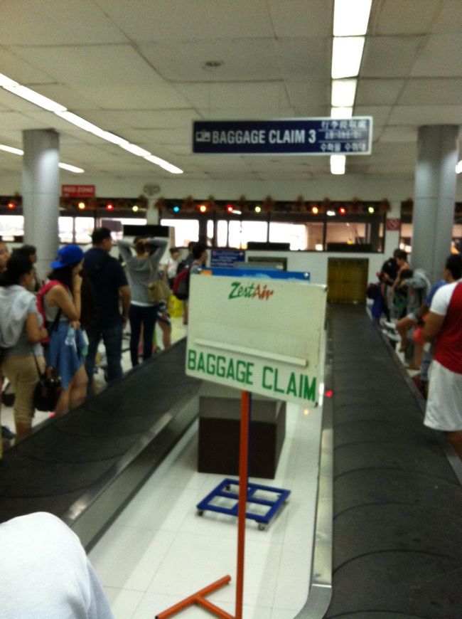 エアーアジアで、マニラに到着です。長きに渡りご覧いただきありがとうございました。本当に感激した３泊５日の旅でした。ボラカイ島の人は、ほのぼのとしていてとても温かかったです。また必ず来たいと思います。ありがとうボラカイの皆さん。