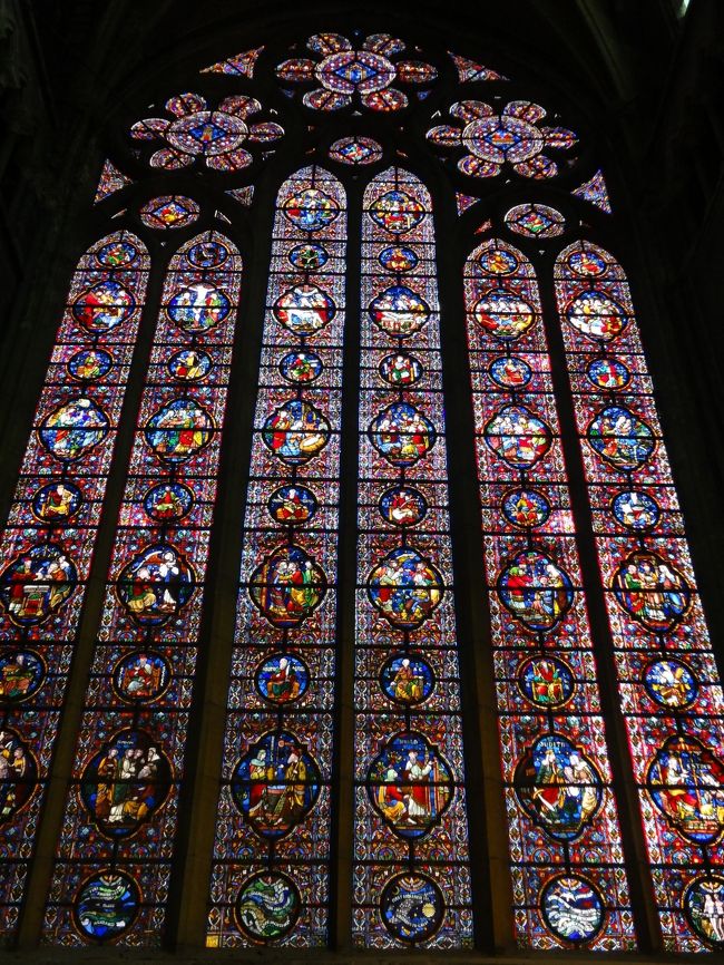 教会のステンドグラス。