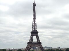 「エッフェル塔 Tour Eiffel」は対岸にあるシャイヨー宮から一望できます！

次回は夜の間に来てライトアップされたエッフェル塔を見てみたいな！