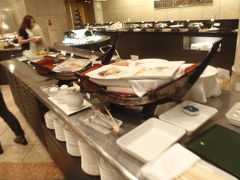 ANA クラウン プラザ ホテル 富山
夕食ブュフェの様子