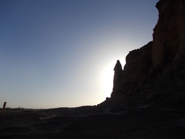 陽はまだあれど風も強く、寒くなってきた。