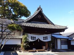 松代城跡を出た後、松代散策最大の目的地である真田邸を訪れました。
ここはその名の通り、真田氏が実際に住んでいた邸宅だそうです。