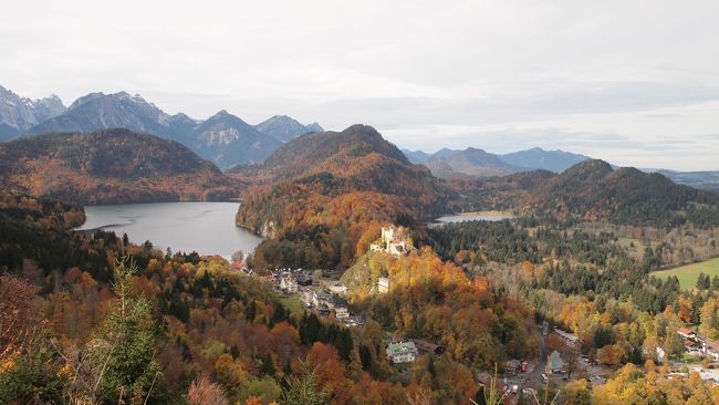 見学時間まではまだ30分くらいあったので、<br />城に入る前にマリエン橋を目指します。<br />インフォメーションによると城からマリエン橋までは徒歩15分。<br />入場時間までに撮影して戻って来られるか！？