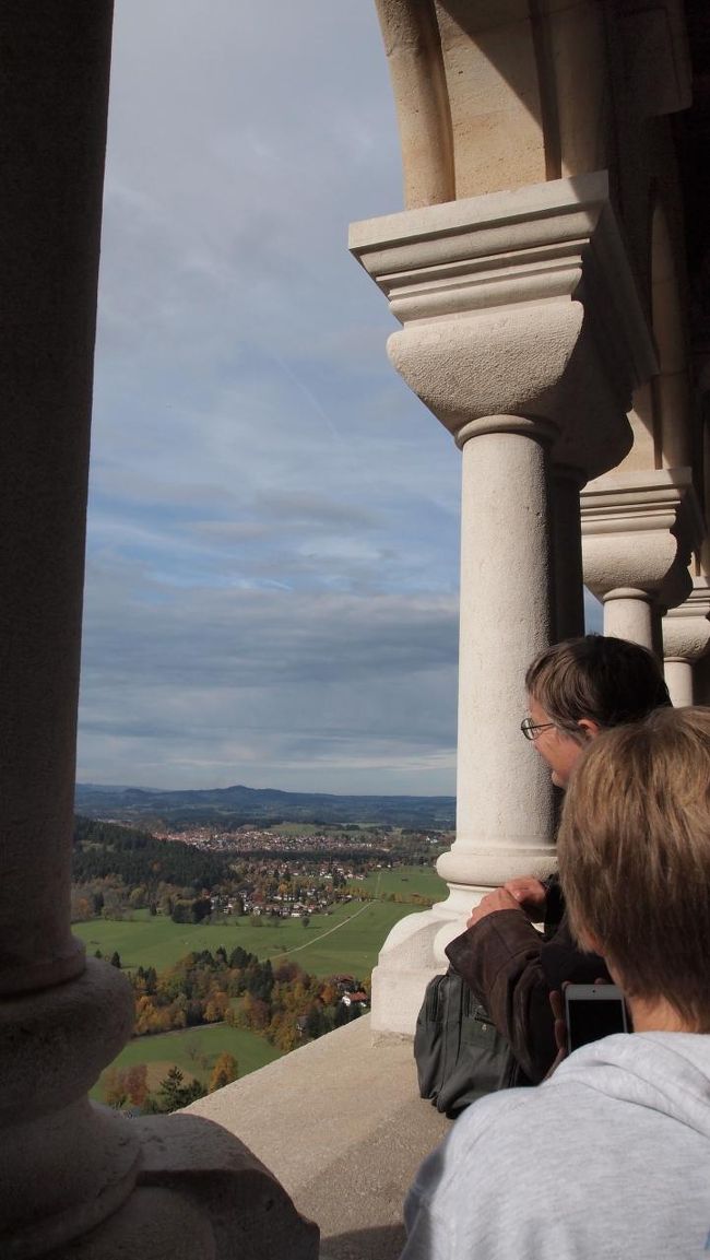 この城も窓から外の景色を撮影するのは可でした。