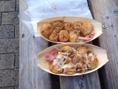 長居公園のベンチで食べる。私は何もつけない、しょうゆ味とマヨネーズを選択。やはり安いだけあって小さいです。

私の好みは、しっかりした生地に具沢山。周りは揚げている感じになっているのは邪道、という感じです。この３要素に照らし合わせると、最後の一つだけが該当している感じで、すっきりしませんでした。

確かに出汁がきいていましたが、もうちょっとガツンときて欲しかったかな。