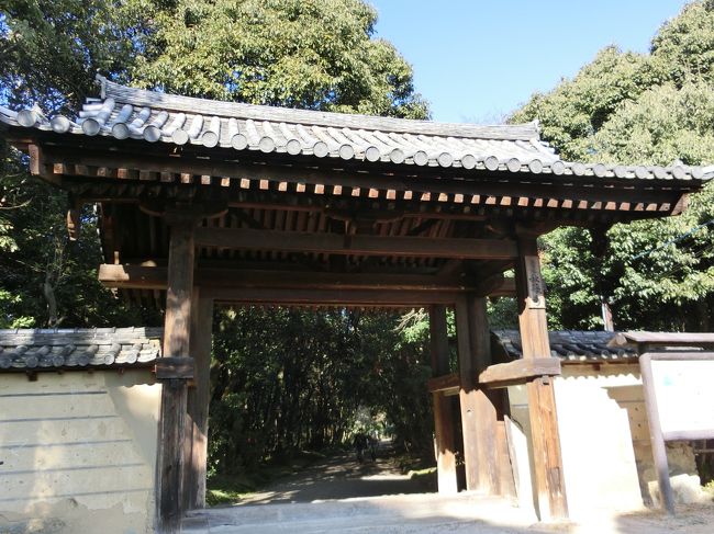 それでは、本日のメイン　秋篠寺へ。