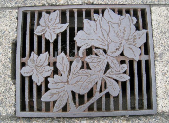 <br /><br />側溝のふた