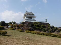 竹崎城址展望台に到着です。

本来の城址から少し離れた場所に作られた城閣風の展望台です。