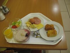 2013年7月20日
宿泊先のホテル「イビス　ブダペスト　シティ」でビュッフェ形式の朝食をいただいてから、ブダペスト市内の観光に繰り出すことに。
